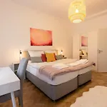 Ventobudapest With 1 Optional Parking, 4rooms & 4bathrooms * Budapest