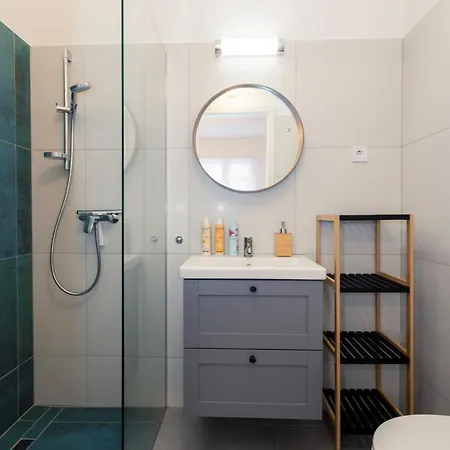 Ventobudapest With Parking, 4Rooms & 4Bathrooms Apartament *
