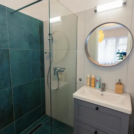 Ventobudapest With Parking, 4Rooms & 4Bathrooms *