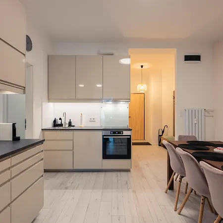 Ventobudapest With Parking, 4Rooms & 4Bathrooms Budapesta
