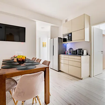 Ventobudapest With 1 Optional Parking, 4rooms & 4bathrooms Apartamento