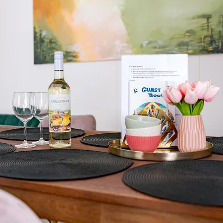 Ventobudapest With 1 Optional Parking, 4rooms & 4bathrooms Apartamento Budapest
