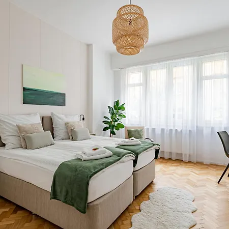 Ventobudapest With 1 Optional Parking, 4rooms & 4bathrooms *