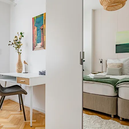 Ventobudapest With 1 Optional Parking, 4rooms & 4bathrooms Apartamento Budapest