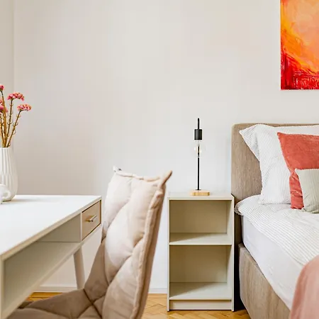 Ventobudapest With 1 Optional Parking, 4rooms & 4bathrooms *