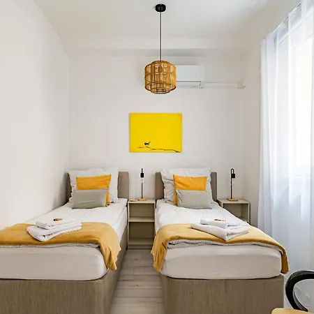 Ventobudapest With 1 Optional Parking, 4rooms & 4bathrooms *
